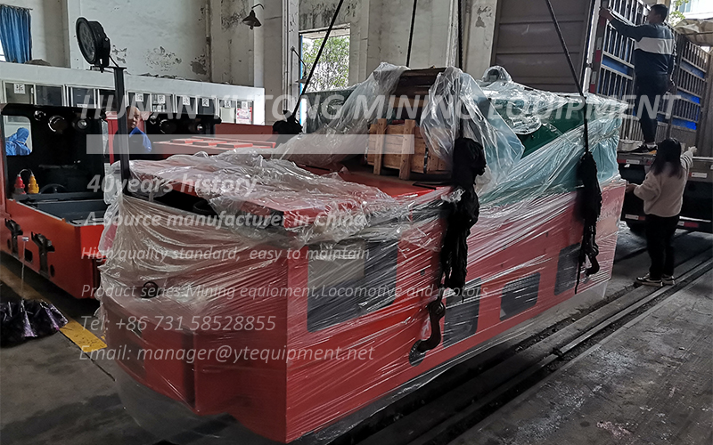 Entrega de locomotora eléctrica a batería con control remoto y cargador inteligente(图3)