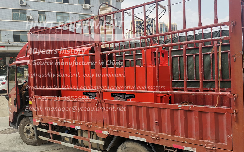 Shipment of 5 ton trolley wire locomotives 3.jpg